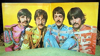 Beatles_Sgt_Pepper_2.jpg