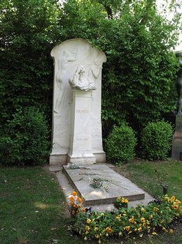 Brahms's grave.jpg